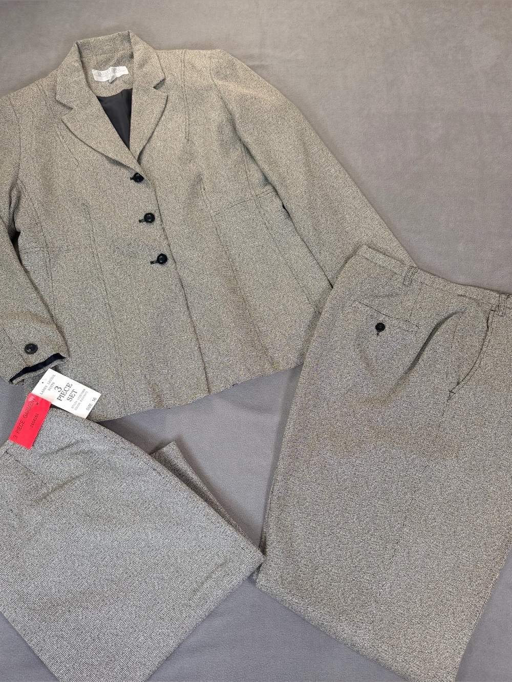 Larry Levine Women's 3-Pc Black & White Pattern Suit-Pants/Skirt/Jacket- 16